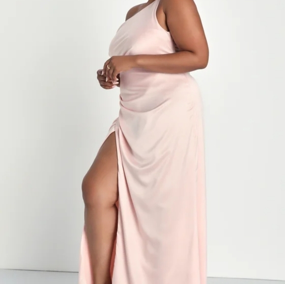 NWOT Lulu's Blush Pink Satin One Shoulder Maxi Dress Size 3X=22/24 - Picture 2 of 5